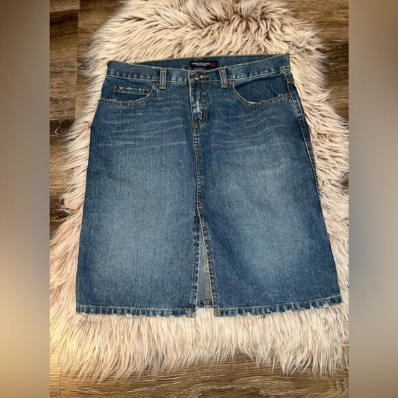 American Eagle Outfitters Dresses & Skirts - American Eagle outfitters women’s blue jeans skirt